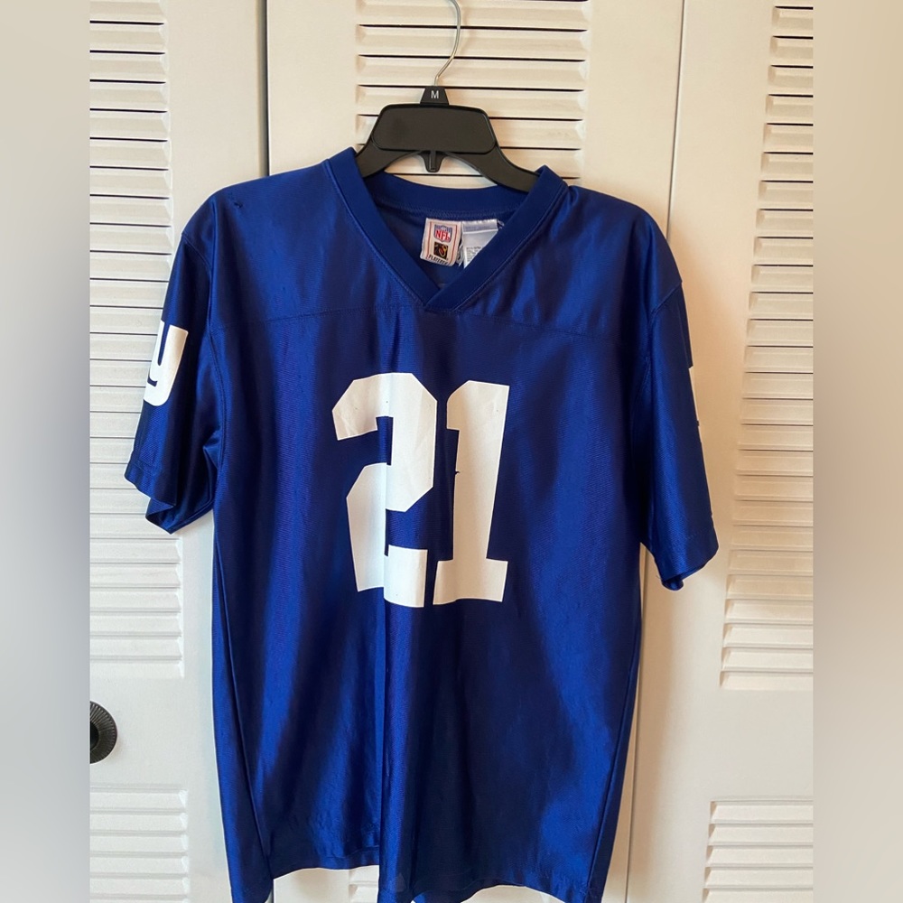 Boys NFL NY Giants jersey size XL 18-20